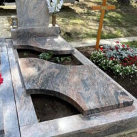 Grabstein mit Goldschrift von Grabdesign Haberl