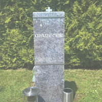 Grabstein für eine Urne von Grabdesign Haberl konzessionierter Steinmetzbetrieb